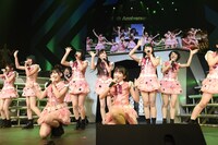 HKT48による「覚えてください」歌唱の様子。 (c)AKS