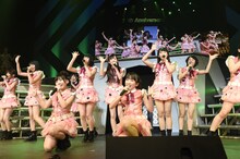 HKT48による「覚えてください」歌唱の様子。 (c)AKS