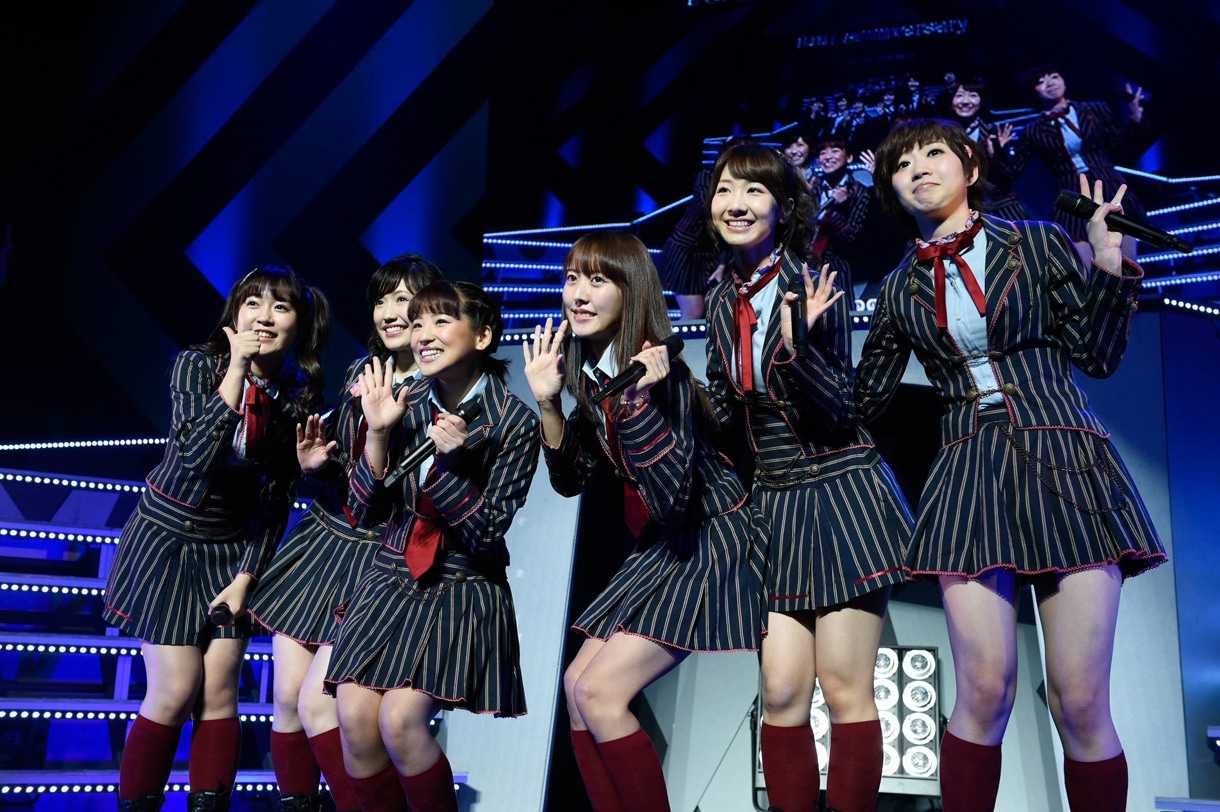 初代チームBメンバーによる「初日」歌唱の様子。 (c)AKS