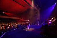 人間椅子の東京・渋谷公会堂ワンマンライブの様子。