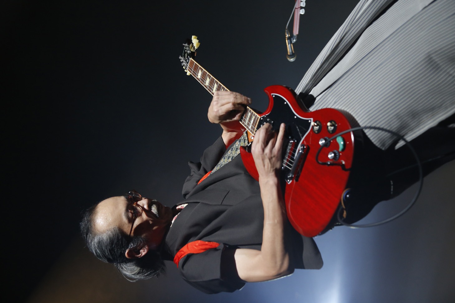 和嶋慎治（G, Vo）（Photo by Yoshika Horita）