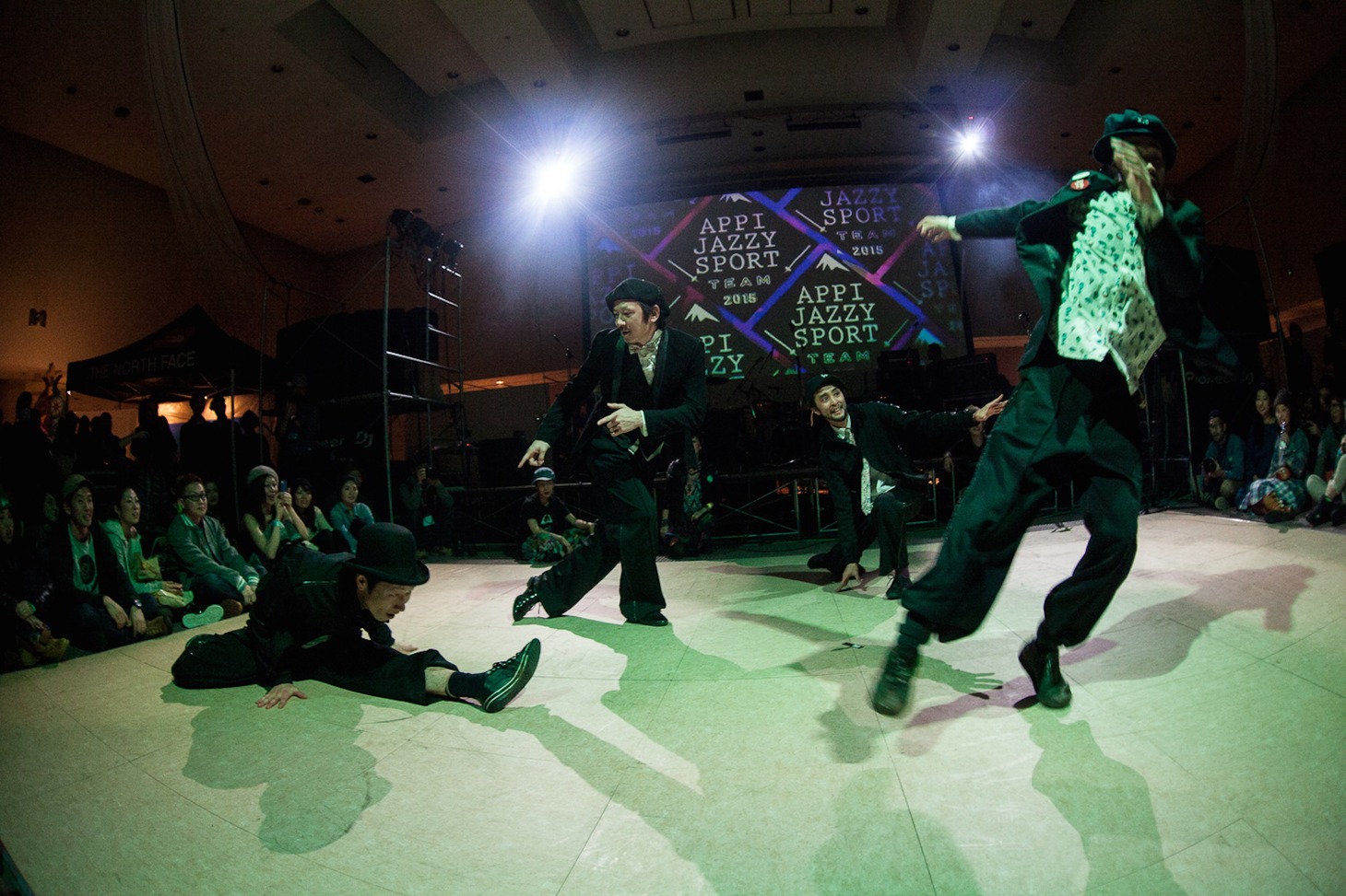 「APPI JAZZY SPORT -TEAM- 2015」ダンスパフォーマンス時の様子。（Photo by Takanori Tsukiji［STARSERVERCLUB］&Yasuhiro Orii）