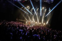 ドレスコーズ「Tour 2015 "Don't Trust Ryohei Shima"」東京・新木場STUDIO COAST公演の様子。（Photo by HAJIME KAMIIISAKA）