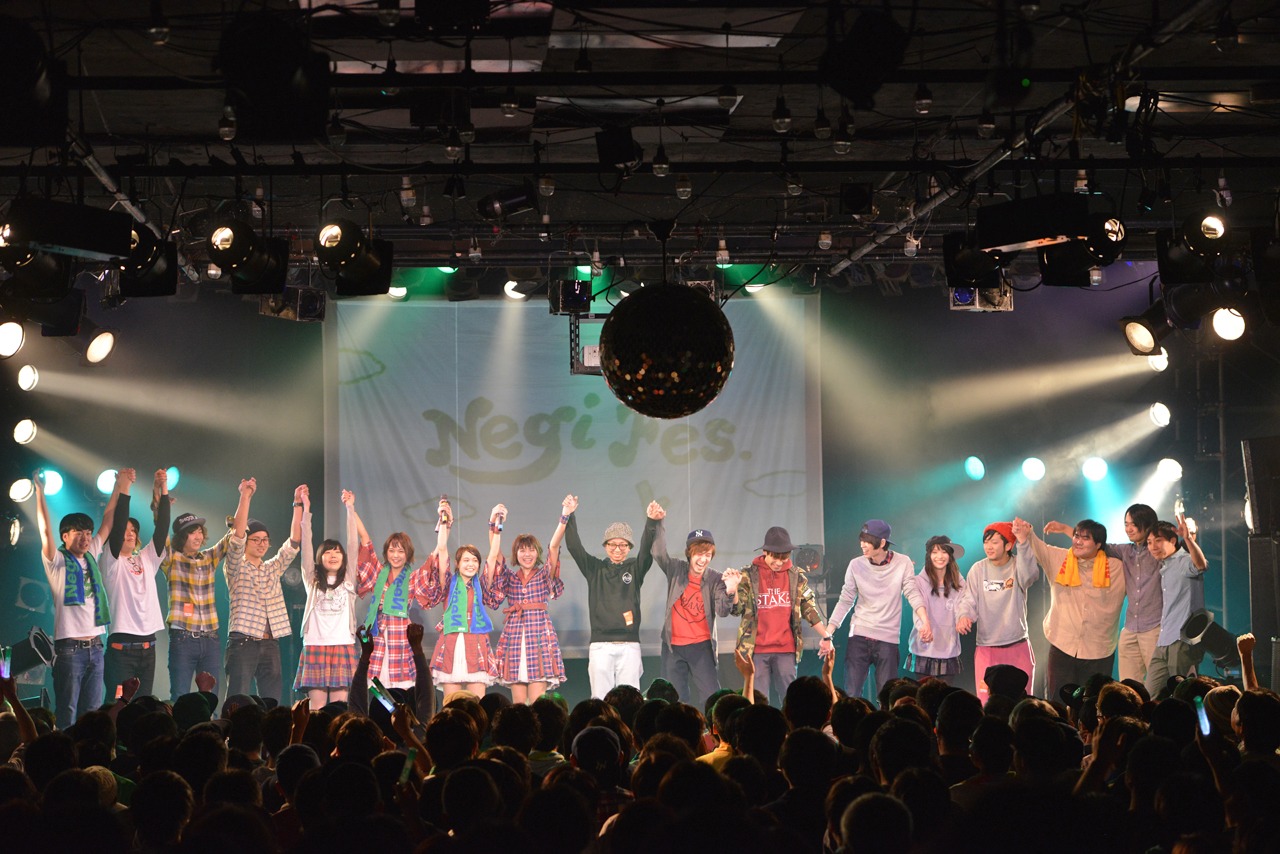 「NEGI FES 2015」全出演者が並んだLIQUIDROOMのステージ。