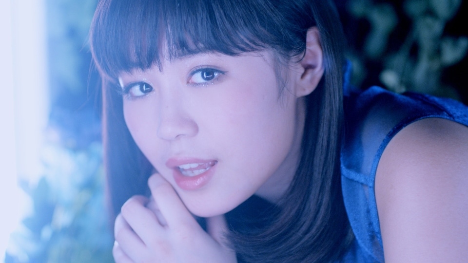 Flower「さよなら、アリス」のビデオクリップのワンシーン。
