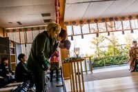 祈祷するソナーポケット。