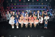 「ニッポン放送 LIVE EXPO TOKYO2015 ミュ~コミ+プラス プレゼンツ アニメ紅白歌合戦vol.4」出演者の集合写真。