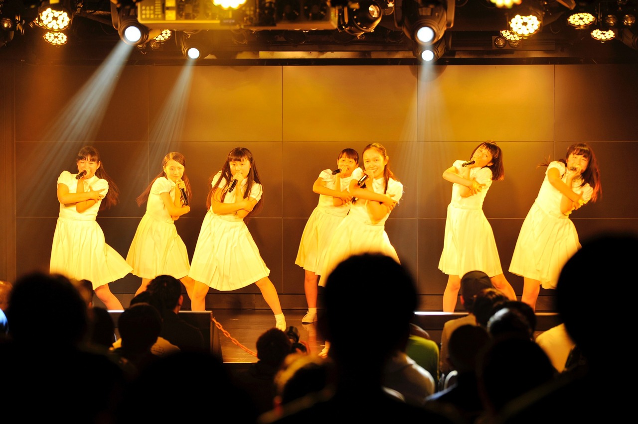 アイドルネッサンス「アキバで高まるネッサンス!!vol.2」の様子。