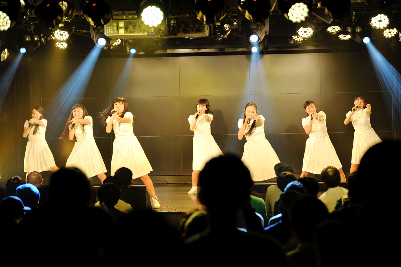 アイドルネッサンス「アキバで高まるネッサンス!!vol.2」の様子。