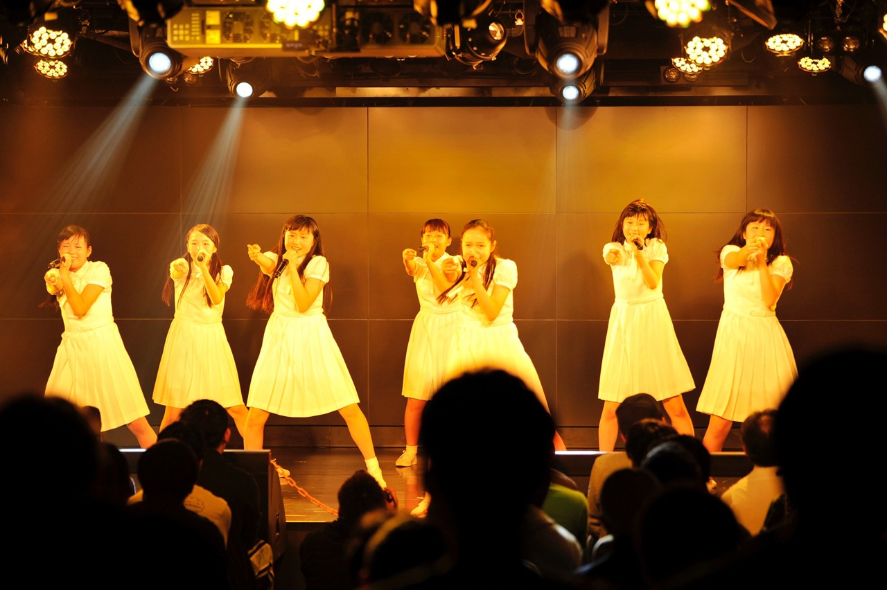 アイドルネッサンス「アキバで高まるネッサンス!!vol.2」の様子。
