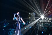 1月25日に神奈川・ハーモニー座間ホールで行われた「MIKA NAKASHIMA CONCERT TOUR 2015 "THE BEST" ～DEARS＆TEARS～」初日公演の様子。
