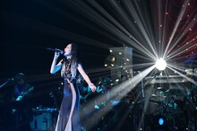 1月25日に神奈川・ハーモニー座間ホールで行われた「MIKA NAKASHIMA CONCERT TOUR 2015 "THE BEST" ～DEARS＆TEARS～」初日公演の様子。