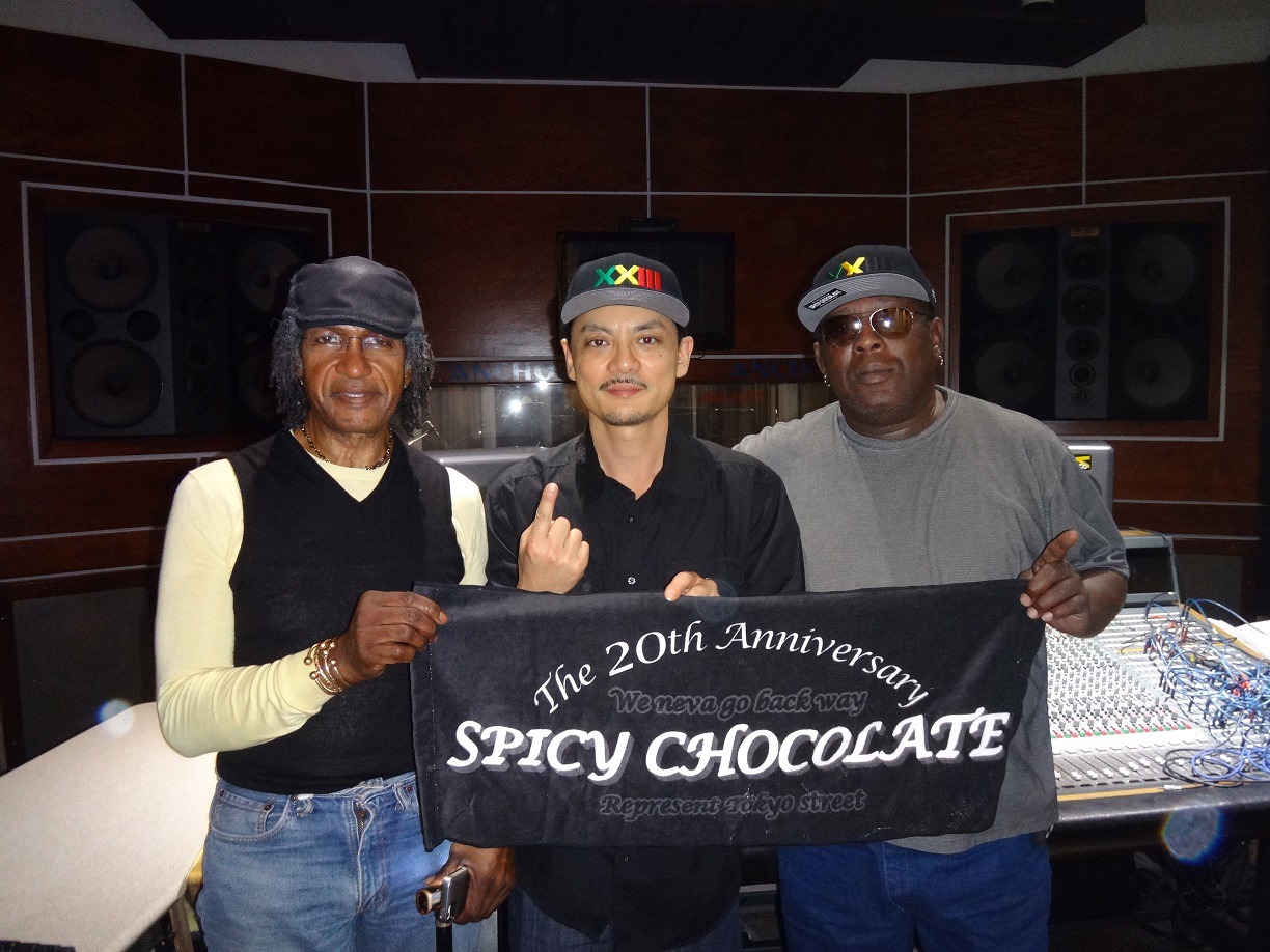 左からスライ・ダンバー、KATSUYUKI、ロビー・シェイクスピア