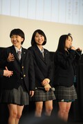 左から百田夏菜子、玉井詩織、高城れに。