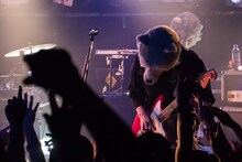 MAN WITH A MISSION「5YEARS 5WOLVES 3SHOWS TOUR」愛知・ell.FITS ALL公演の様子。