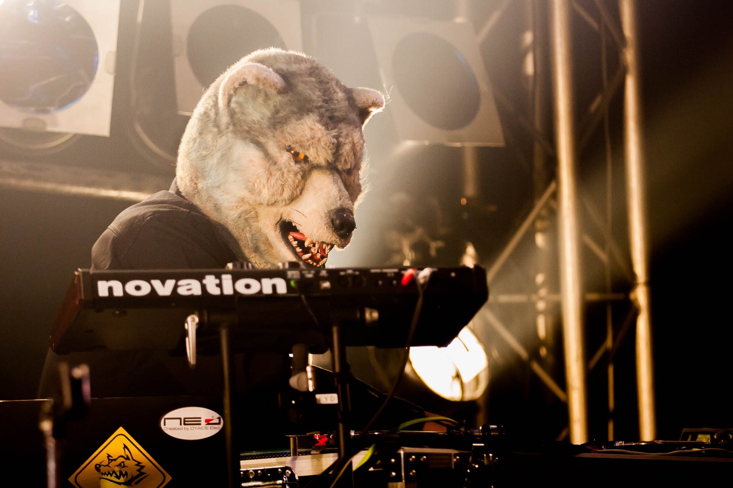 MAN WITH A MISSION「5YEARS 5WOLVES 3SHOWS TOUR」愛知・ell.FITS ALL公演の様子。