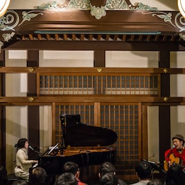 中納良恵、阿弥陀堂ライブからハナレグミ共演シーン公開