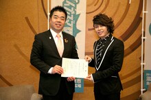 西川貴教が滋賀・滋賀県公館を訪れた様子。