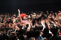 柴田隆浩（Vo, G）（撮影：岩佐篤樹）