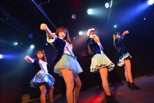 GALETTeによるライブの様子。