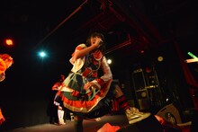 私立恵比寿中学によるライブの様子。