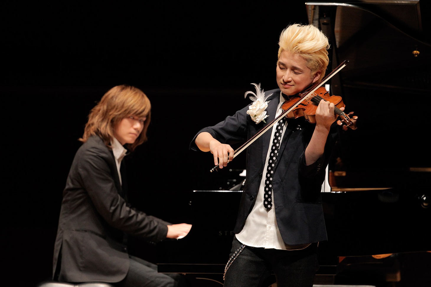 右がNAOTO。