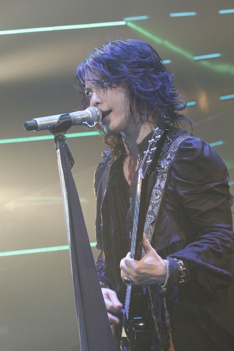 HYDE（Vo, G）（撮影：田中和子）