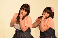 左から塚田恵未、横川麻衣。