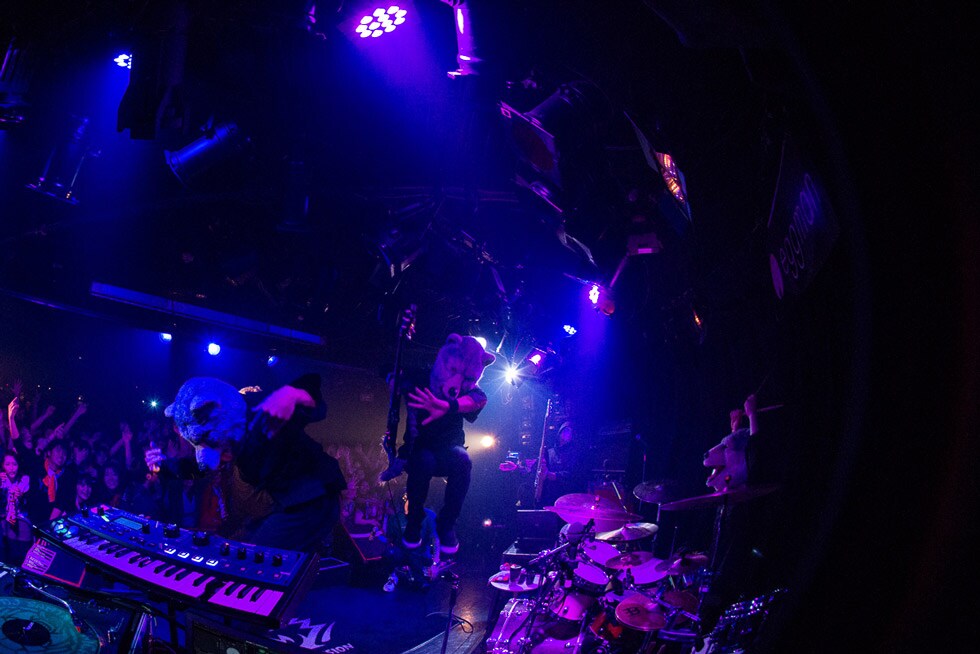 MAN WITH A MISSIONレコ発ツアーで7都市ライブハウス行脚 - 音楽ナタリー MAN WITH A MISSIONレコ発ツアーで7都市ライブハウス行脚 - 音楽ナタリー