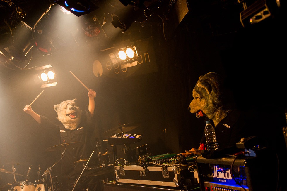 MAN WITH A MISSION「5YEARS 5WOLVES 3SHOWS TOUR」東京・Shibuya eggman公演の様子。