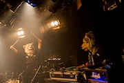 MAN WITH A MISSION「5YEARS 5WOLVES 3SHOWS TOUR」東京・Shibuya eggman公演の様子。