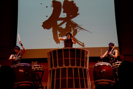 「倭-YAMATO-」のパフォーマンスの様子。