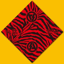 「SA 日比谷野外大音楽堂ワンマンライブ」の先行チケットに特典として付属する“援軍バンダナ”。