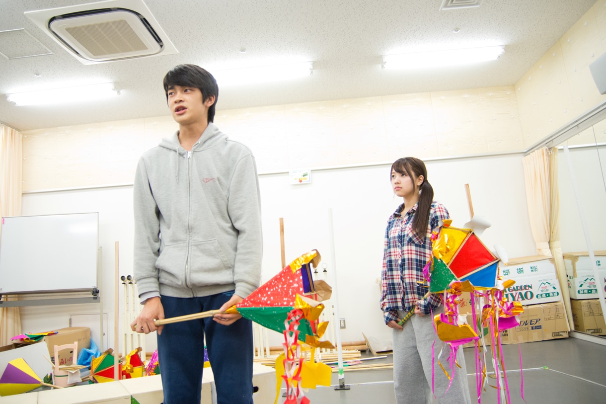 【カタオモイ.net】プロデュース公演「灯籠」の稽古中の井之脇海、高木悠未。