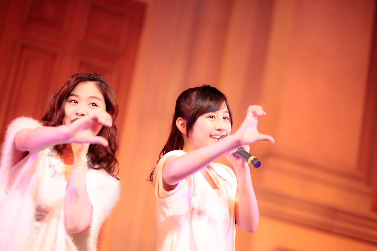 左からYUKINO、KIRI（La PomPon）。（撮影：西槇太一）