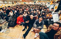 the band apart「謎のオープンワールド」インストアイベントでの集合写真。（撮影：西槇太一）