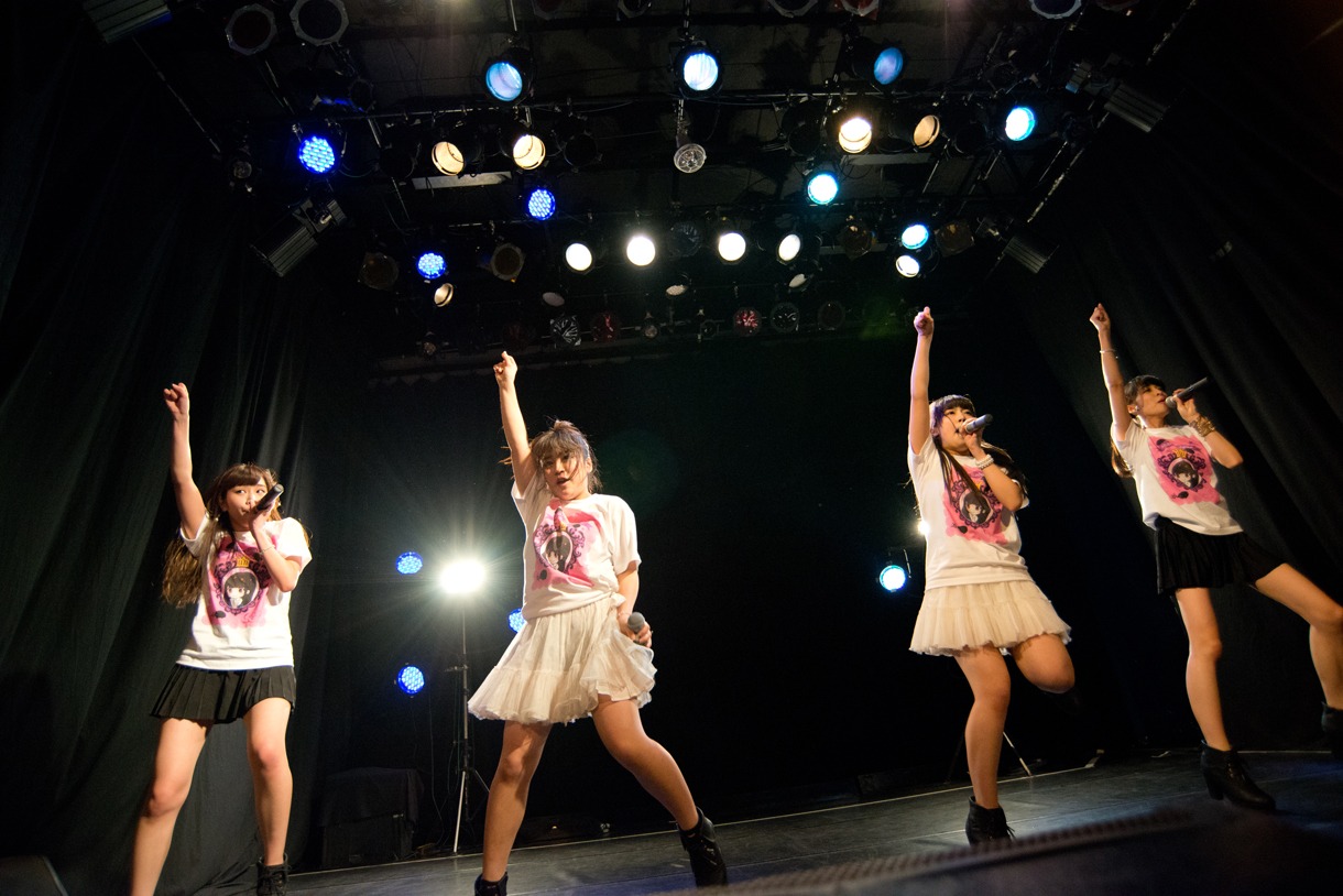GALETTe保坂朱乃卒業ライブ「卒業～新たなスタートへ!!」の様子。