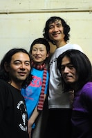 左からブッカビリー（Dr / Dachambo、デンジャーデンジャー）、マッタイラ（Key）、ドン・マツオ（Vo, G）、ムーストップ（B）。