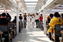 クルージングを楽しむ乙女新党。