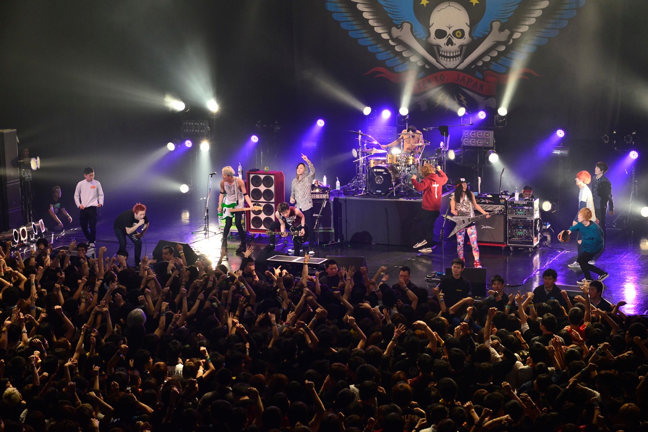 TOTALFATが「Call It Love」を披露する様子。（Photo by AZUSA TAKADA）