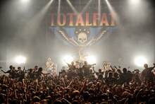 TOTALFAT（Photo by AZUSA TAKADA）