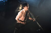 三浦隆一（Vo, G）（撮影：釘野孝宏）