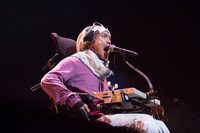 奥野敦士（Vo / ROGUE）