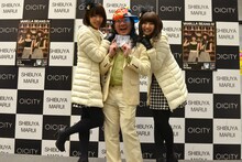 左からレナ、掟ポルシェ、リサ。