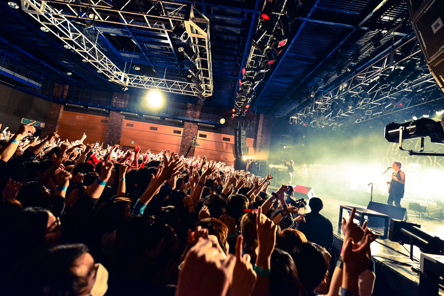 「SPACE SHOWER TV“LIVE with YOU”～ONE OK ROCK～」収録ライブの様子。（Photo by Rui Hashimoto[SOUND SHOOTER]）