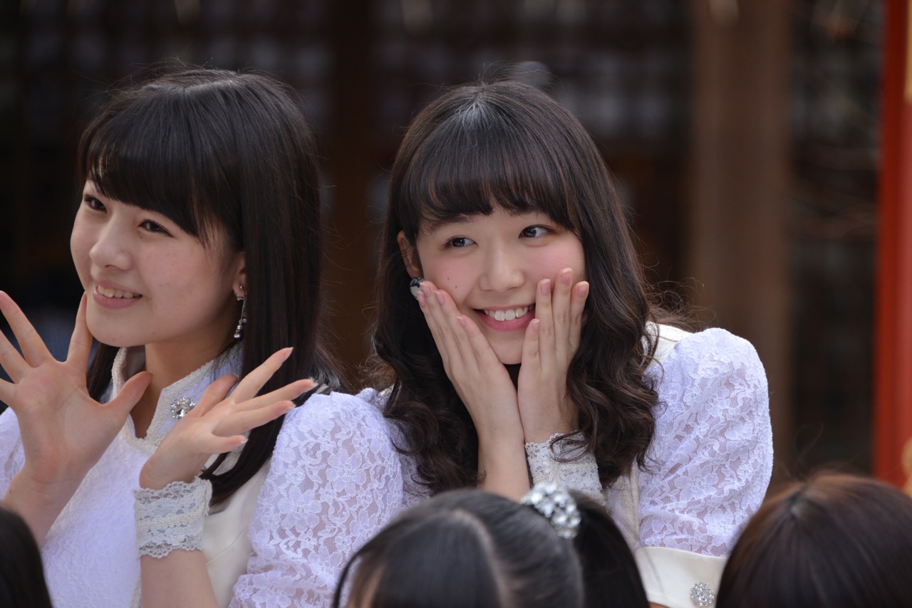 左から中西香菜、勝田里奈。