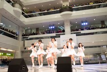 「アンジュルム『大器晩成／乙女の逆襲』 発売記念ミニライブ＆握手会」の様子。