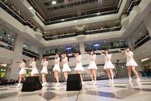 「アンジュルム『大器晩成／乙女の逆襲』 発売記念ミニライブ＆握手会」の様子。