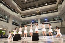 「アンジュルム『大器晩成／乙女の逆襲』 発売記念ミニライブ＆握手会」の様子。