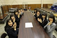 スーツの名前を決める会議を開いた乃木坂46。(c)乃木坂46LLC